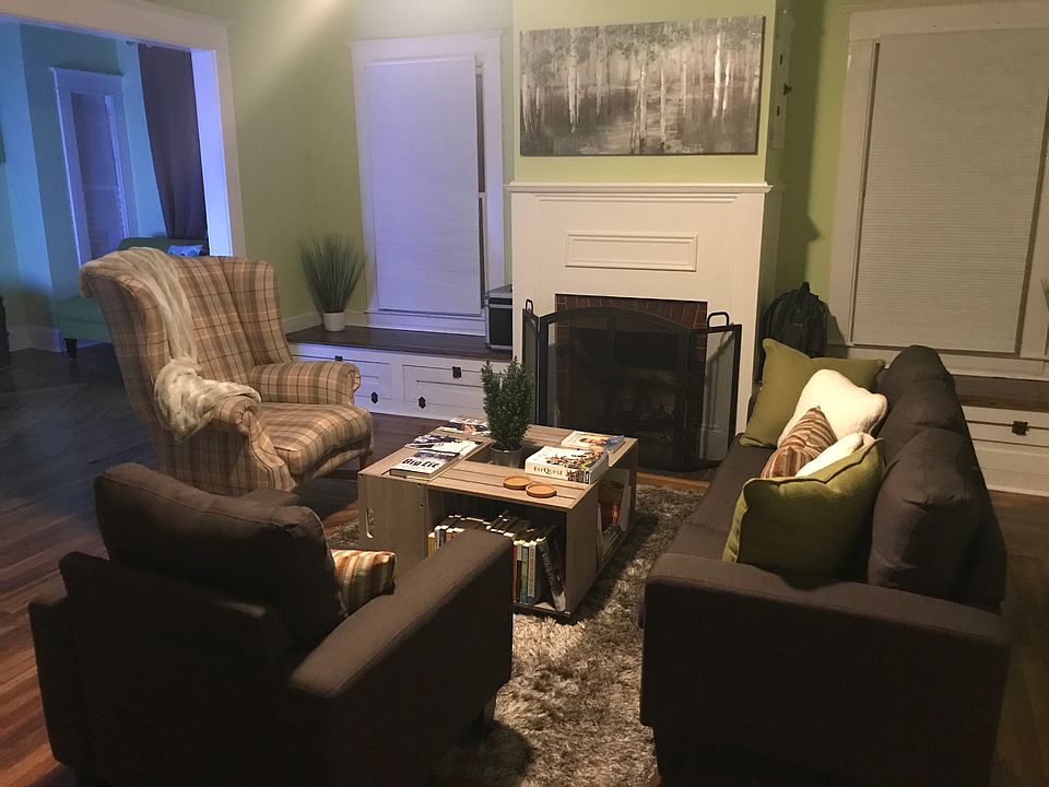Furnished Livingroom 2