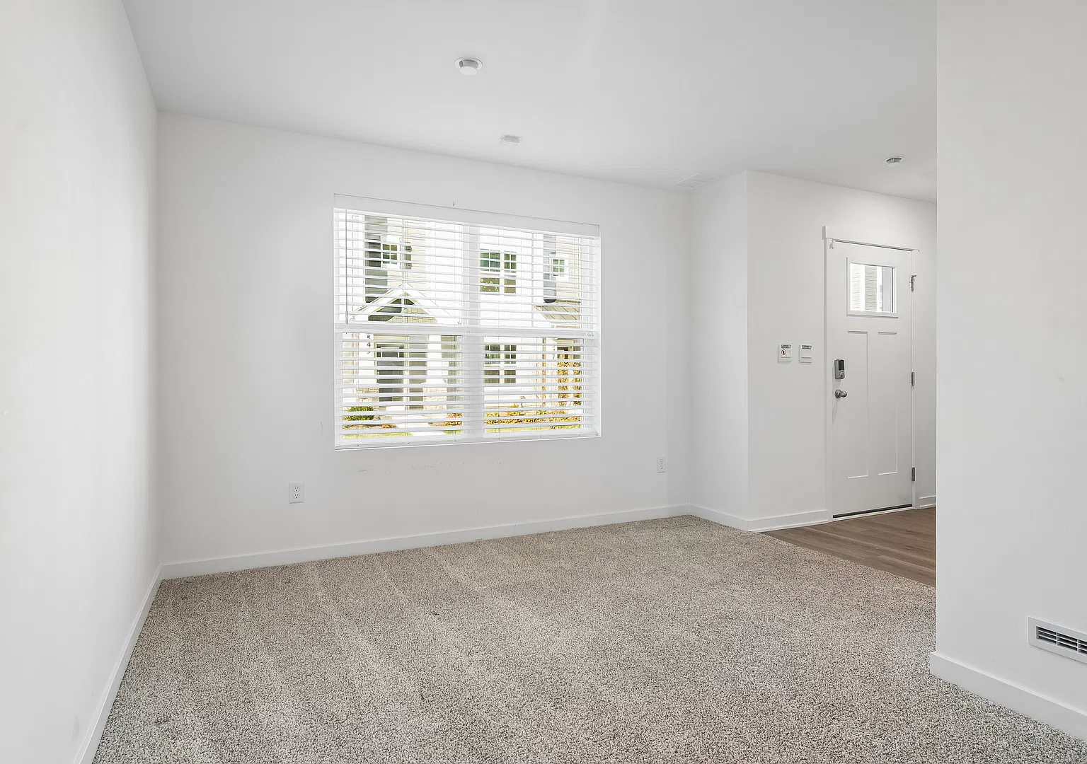 3 bed, 2.5 bath, 1798 sqft, $3,500 — Photo 2