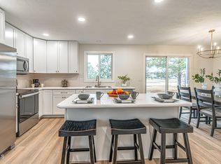 1044 Lake Ave, Bismarck, ND 58504
