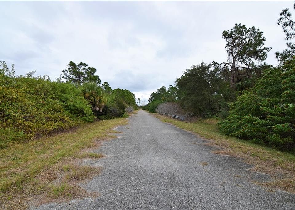 2nd image of Farview Dr