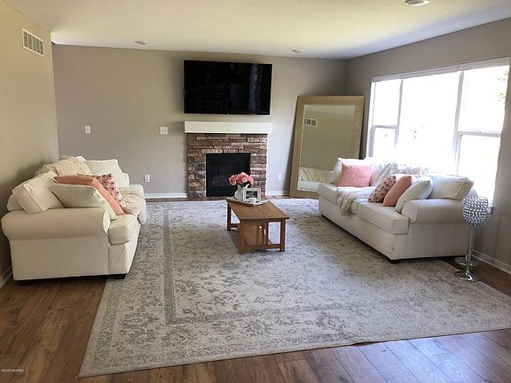 5th image of 3369 Camrose Dr