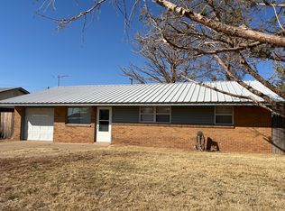 221 Pat St, Levelland, TX 79336