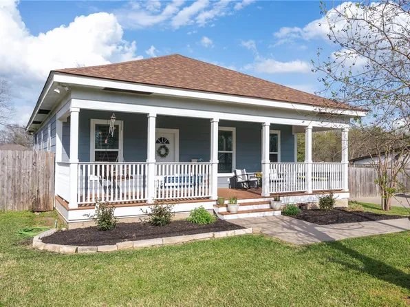 1004 E 27th St, Bryan, TX 77803