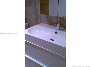 1865 S Ocean Dr APT 2D, Hallandale, FL 33009