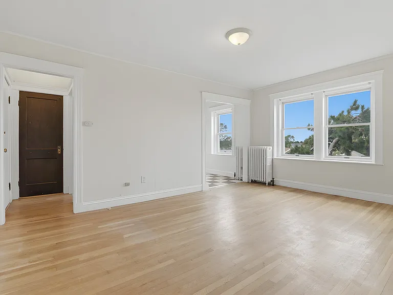 32 Greenwood Ave #20 — Photo 2