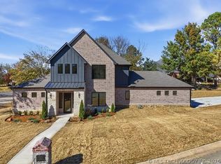 1937 S Surrey Ct, Bartlesville, OK 74006
