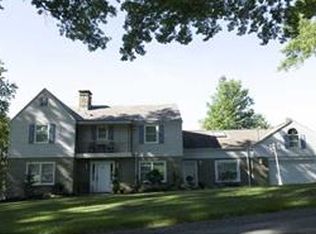 4774 Baldwin Manor Rd, Pittsburgh, PA 15227