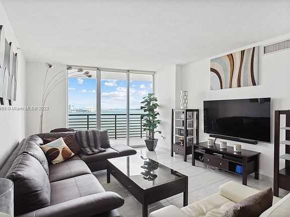 2nd image of 335 Biscayne Blvd #1709-1