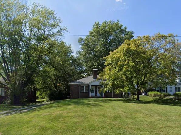 1709 S Illinois St, Belleville, IL 62220