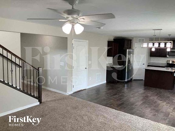 3rd image of 7429 Primavera Ln