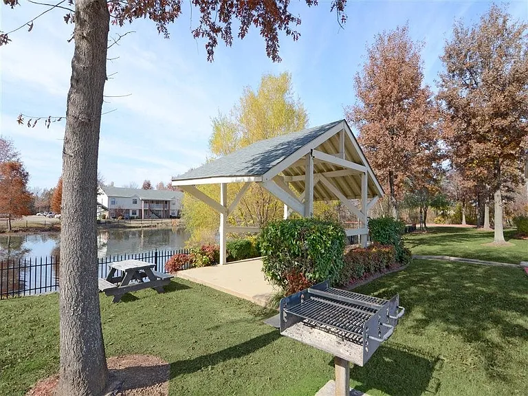 Park Lake — Photo 9