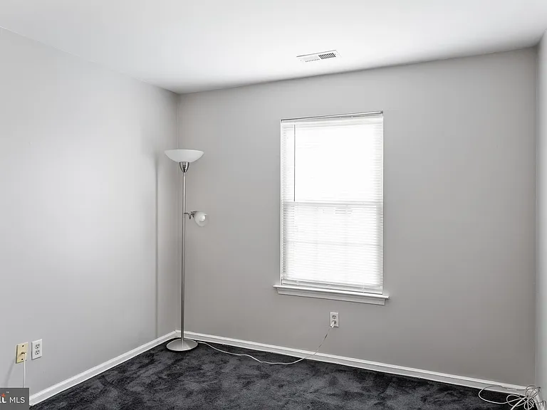 419 Atlanta Ct — Photo 17