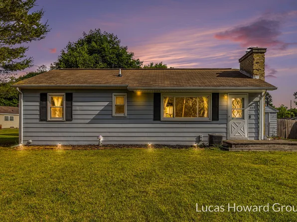 2411 Oakcreek Ave, Kalamazoo, MI 49004