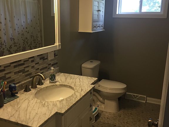 2nd image of 2715 Dogwood Rdg