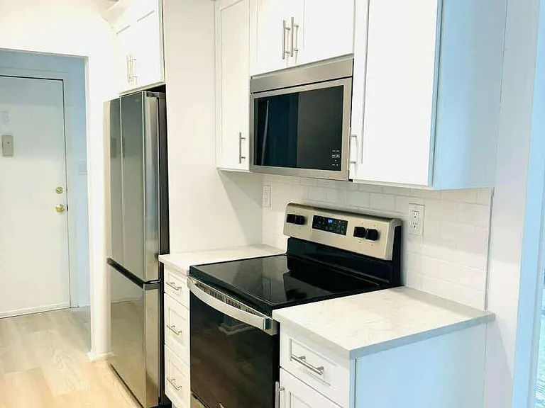 175 Amberly Dr #A — Photo 5