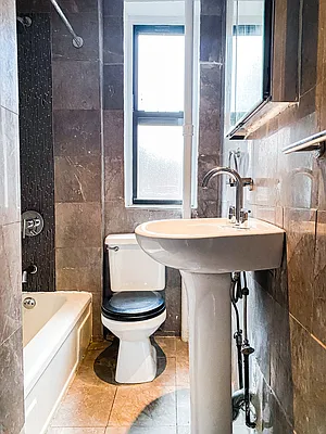 Rented by City Connections Realty | media 62