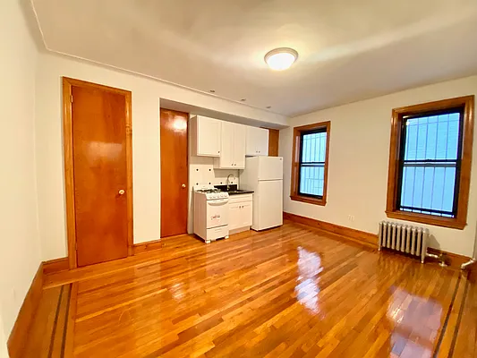 Rented by Zjama Realty Corp | media 5