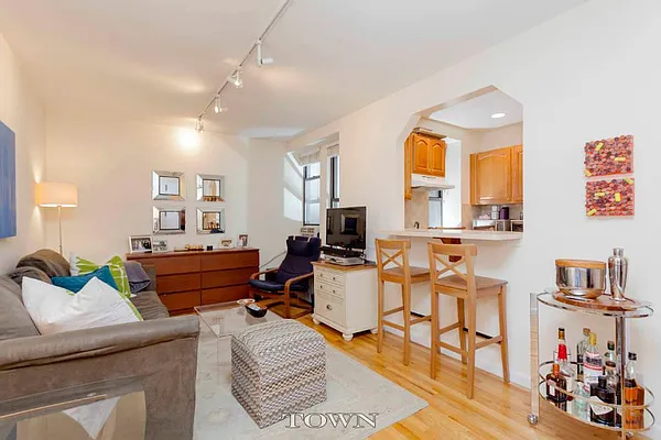 Rented by Town Residential | media 38