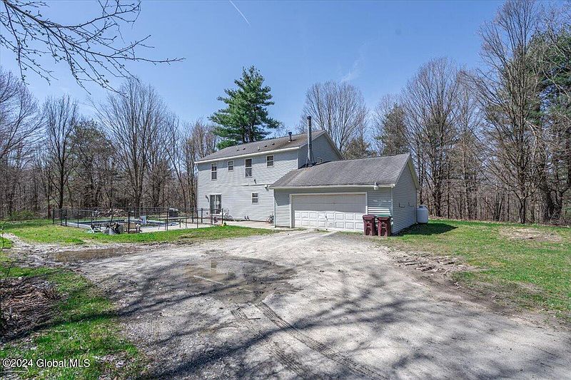 3rd image of 40 Cushman Road