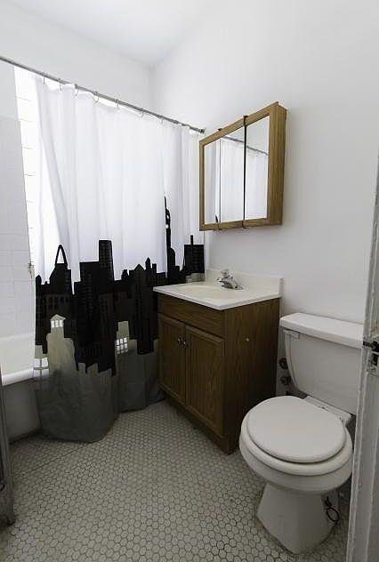 2nd image of 2432 N Linden Pl APT 201