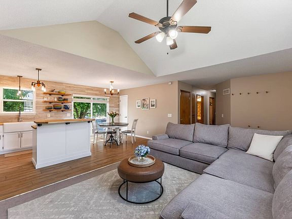 5th image of 18709 Wildflower St