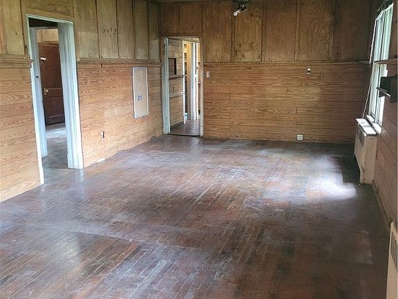 5th image of 4617 Britannia Rd