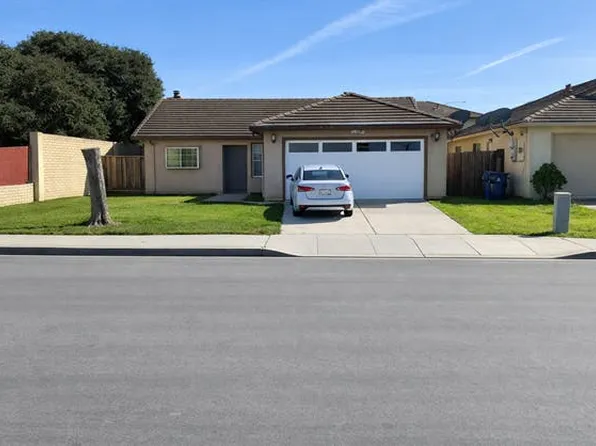 1496 Falcon Dr, Salinas, CA 93905