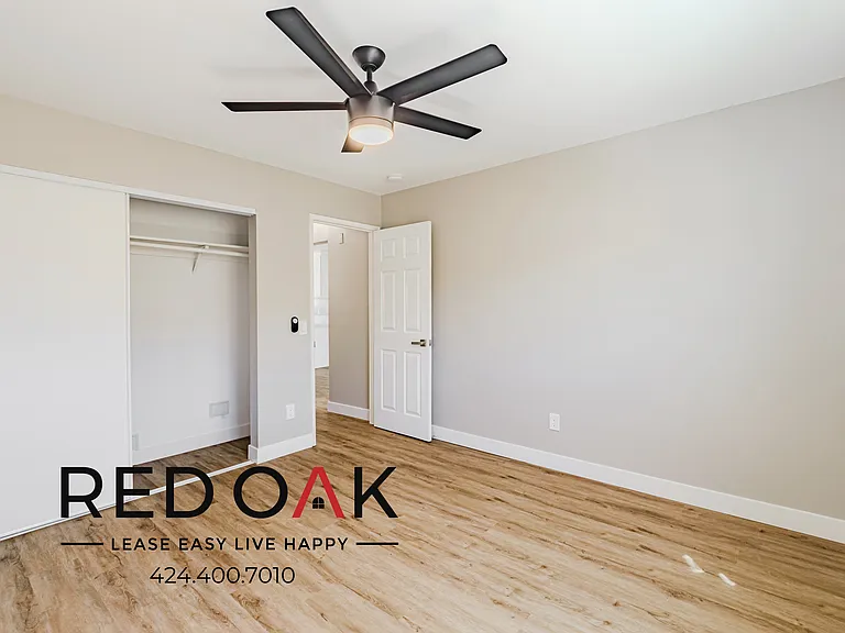 921 W 82nd St #24 — Photo 13