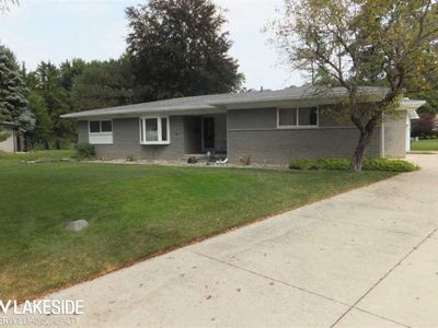 32058 Pinehill Dr, Warren, MI, 48093