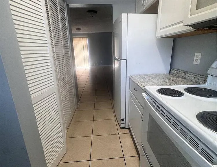 205 Eden Ln #E — Photo 6