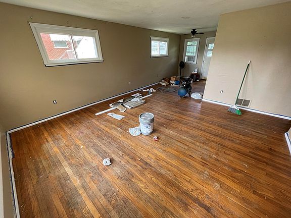 4th image of 28 New Uri Ave