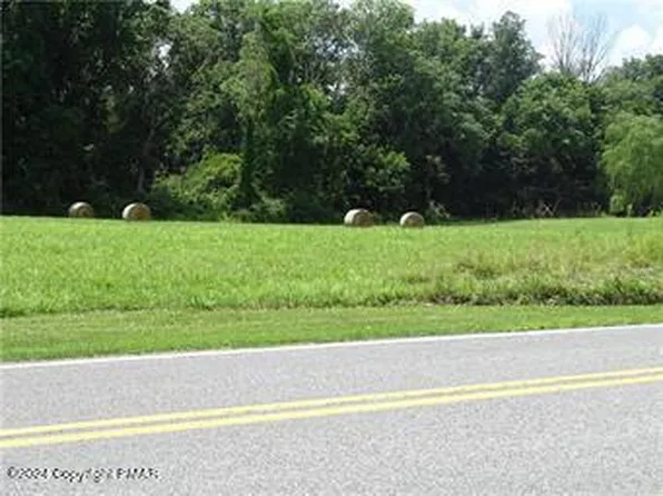 Lonely Ln, Bangor, PA 18013
