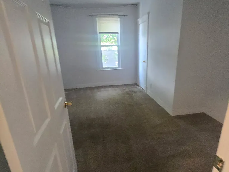131 Hough Ave #5 — Photo 7