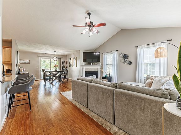 5th image of 26 Cloister Ln