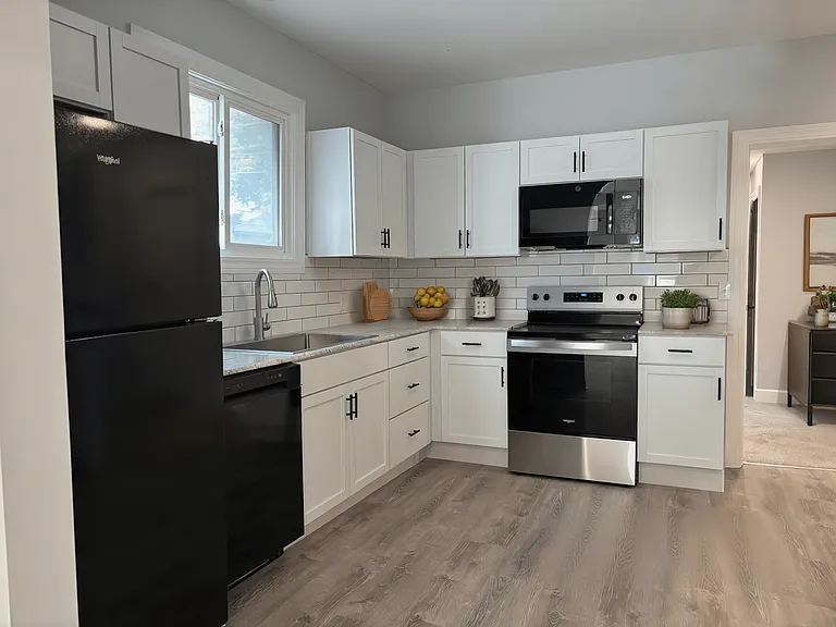 239 West Ave #1 — Photo 4