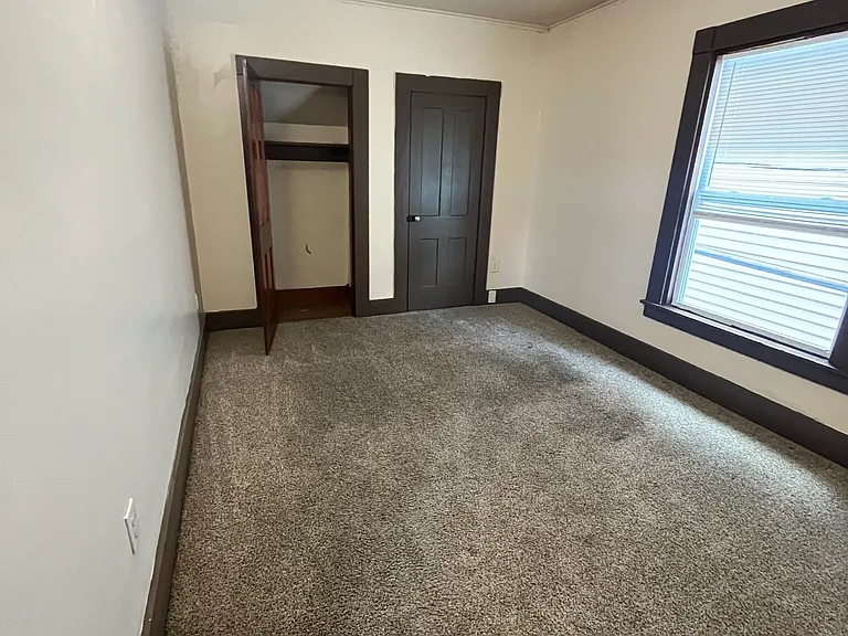 109 1/2 Riverside Dr #109-1.2 — Photo 13