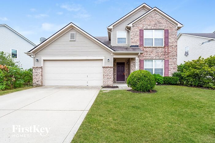 1st image of 5611 W Woodview Trl