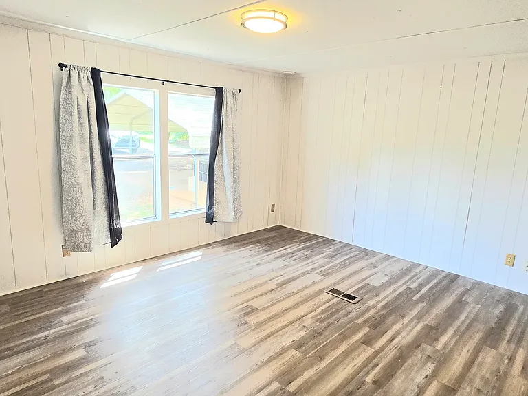 513 Horseshoe Lake Rd — Photo 10