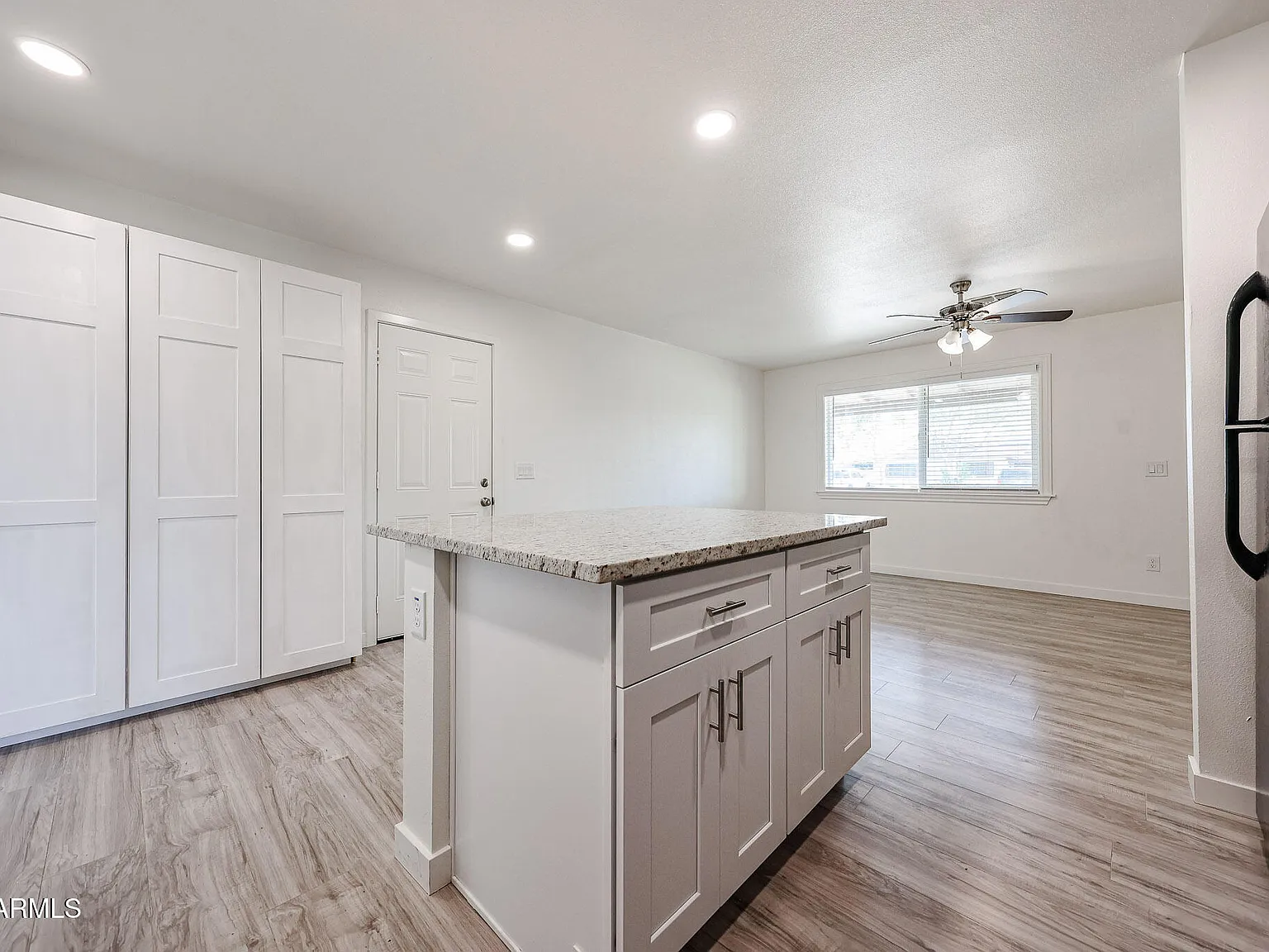 3 bed, 2.0 bath, 1320 sqft, $2,200 — Photo 2