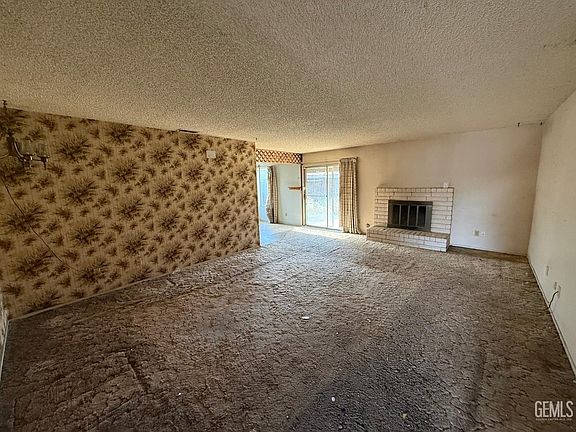4th image of 1716 Saint Clair Ct
