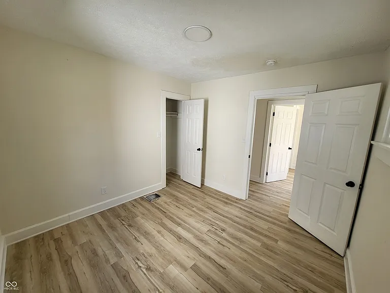2462 Main St — Photo 9