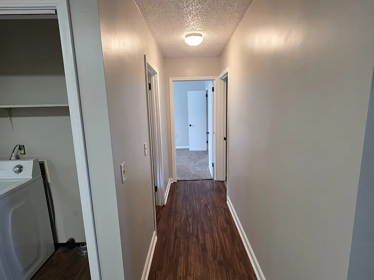 865 Louisville Hwy #B — Photo 21