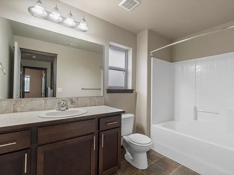 3091 N Sherwood Dr — Photo 22