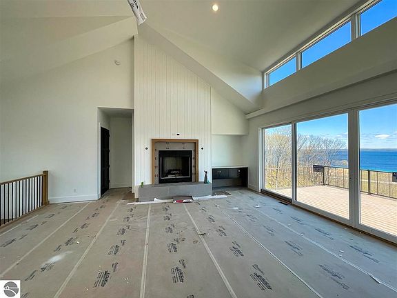 3rd image of 15931 Waters Edge Dr #35