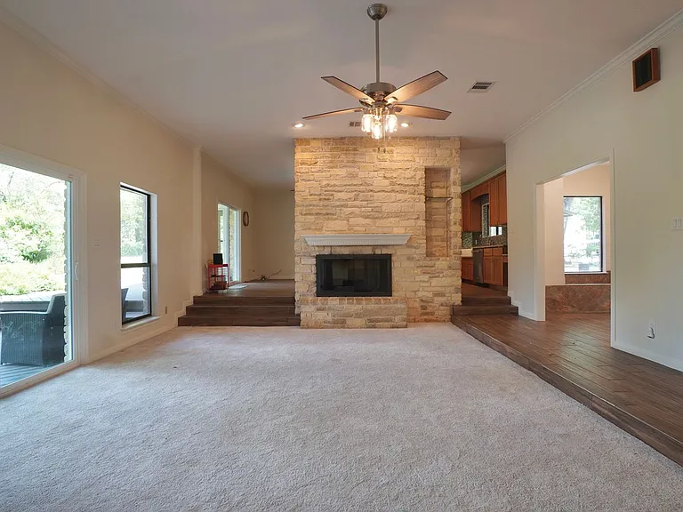 8 Woodhollow Trl — Photo 6