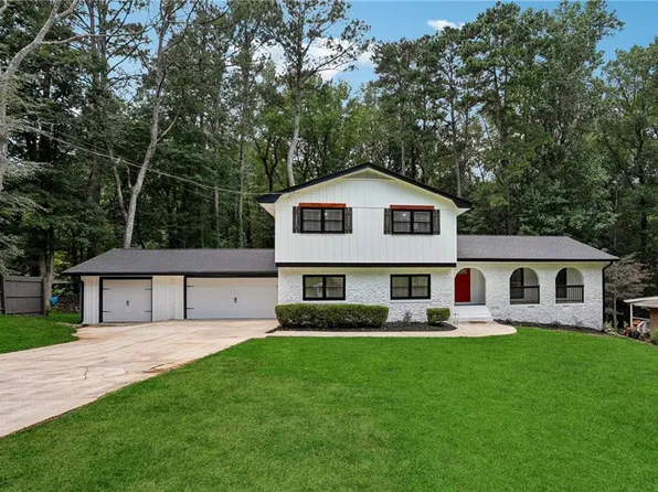 5879 Ohara Dr, Stone Mountain, GA 30087