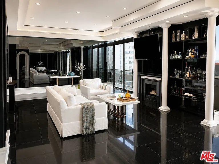 10535 Wilshire Blvd #Penthouse 1 — Photo 5