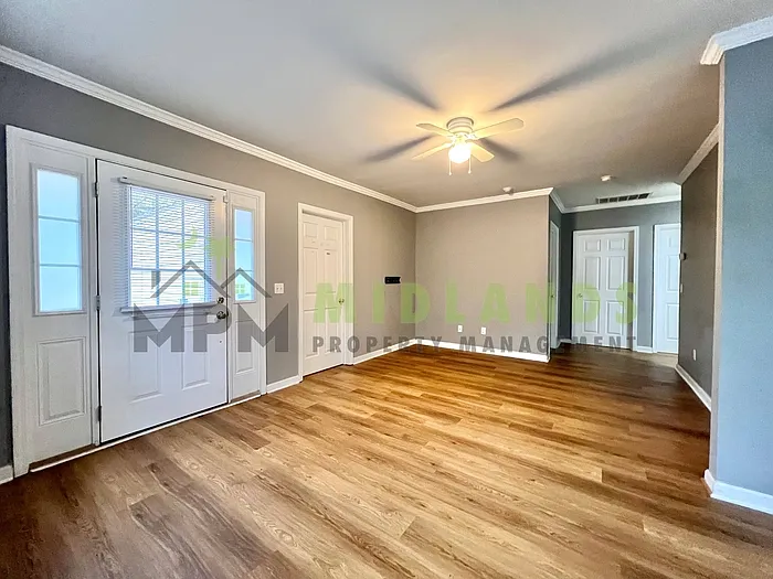 3425 Manor Ave — Photo 2