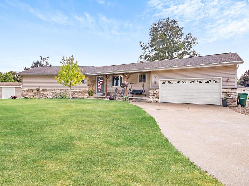 1st image of 982 W Acorn DRIVE
