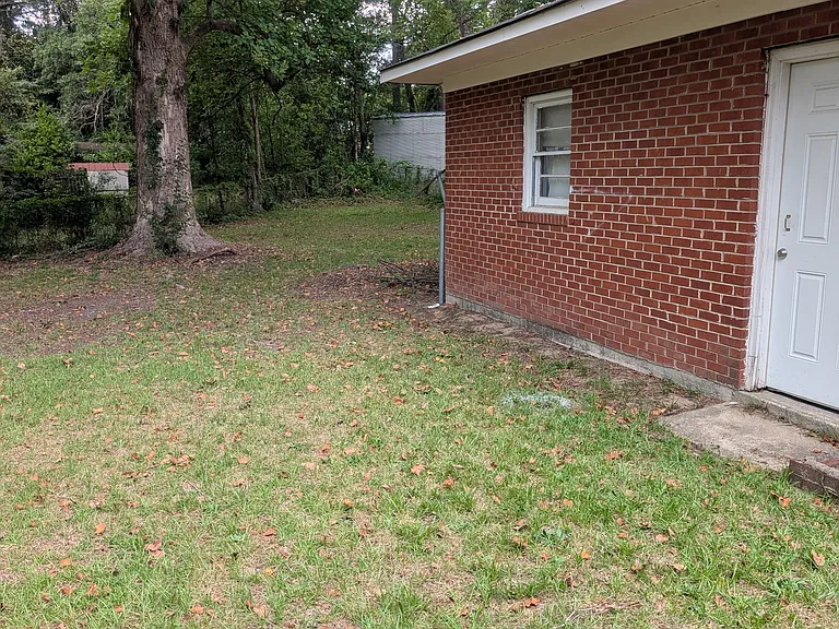 5216 Redwood Dr — Photo 4
